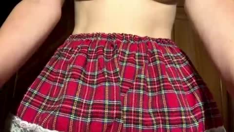 Yesenia online show from August 14, 5:49 pm