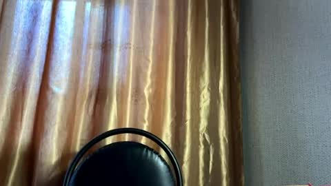 Yesenia online show from August 15, 1:26 pm