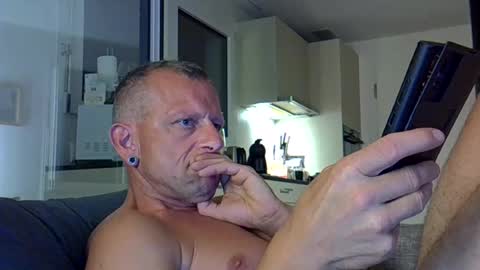 ricogumpi online show from August 8, 11:49 pm
