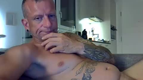 ricogumpi online show from August 9, 2:01 am