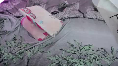 Rihanna hotx online show from August 13, 1:03 pm