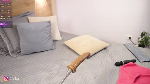 Sara online show from August 6, 2:27 pm