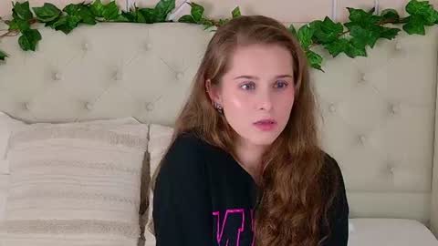 Riley online show from August 18, 6:41 am