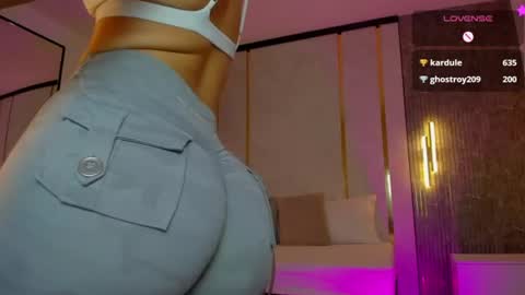 Riley Sierra online show from August 3, 3:19 pm