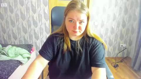 rina16 online show from August 12, 9:44 am