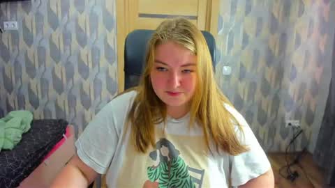 rina16 online show from August 16, 11:47 am
