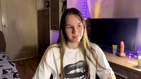 RinaRight online show from August 7, 12:10 am