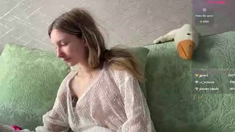 Mary online show from August 6, 2:27 pm