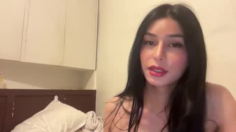 risingqueen online show from March 16, 3:11 am