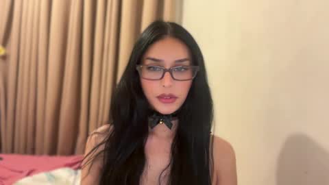 risingqueen online show from June 3, 2:20 pm
