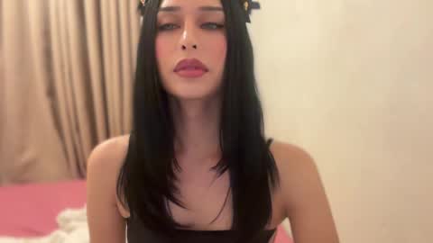 risingqueen online show from June 6, 3:18 pm