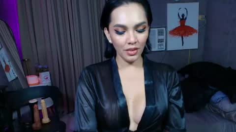 Gorgeous online show from July 29, 12:23 pm