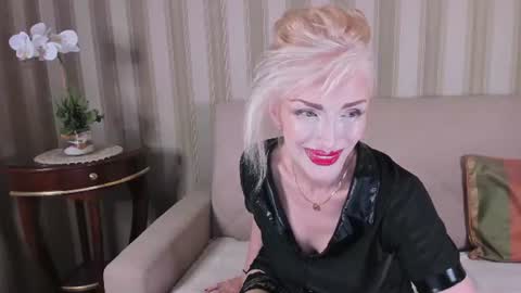 rita_farell online show from August 6, 2:54 am