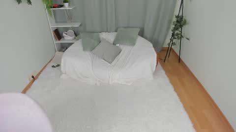 EVA here online show from August 4, 12:13 pm