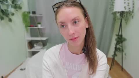 EVA here online show from August 11, 7:43 am