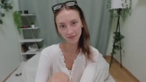 EVA here online show from August 13, 7:22 am