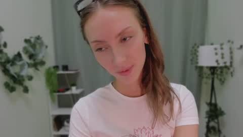 EVA here online show from August 14, 8:40 am