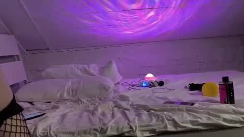 RoasHouren online show from August 12, 5:59 pm