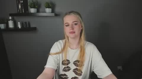 Robert and Lisa online show from June 15, 7:17 am