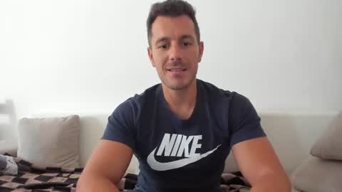 roberto4ever online show from August 15, 10:30 am