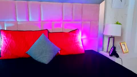 robin_bennett_ online show from August 8, 4:29 pm