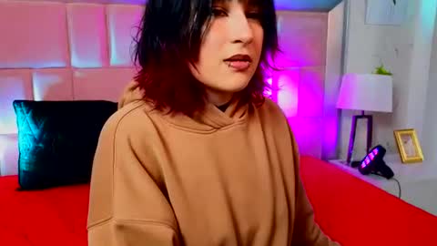 robin_bennett_ online show from August 12, 12:51 pm