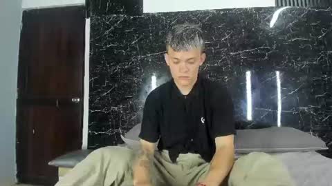 robinlion91 online show from August 13, 3:53 am