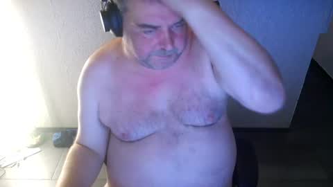 rocco_sefriedi2025 online show from August 14, 10:24 pm
