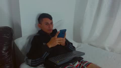Julian online show from May 1, 7:34 am