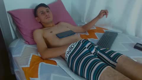 Julian online show from May 4, 1:55 am