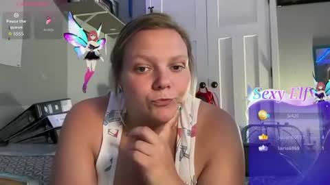 RocketBaddieRips online show from June 18, 3:50 am