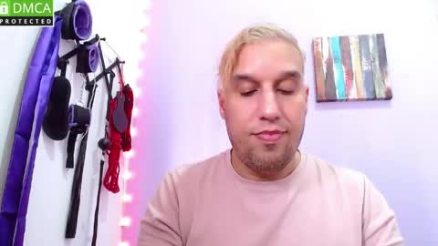Thiago online show from May 12, 9:04 pm