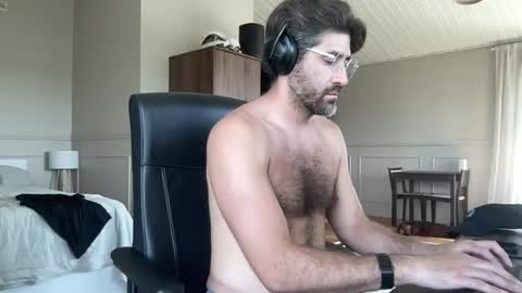 Roger online show from August 10, 9:55 am
