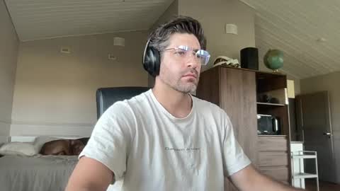 Roger online show from August 12, 6:27 am