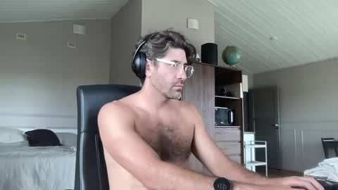 Roger online show from August 12, 9:11 am