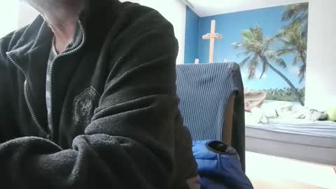 rolandloser1000 online show from March 30, 7:33 am