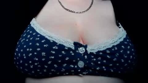 rollingpap3r420 online show from August 12, 2:14 am