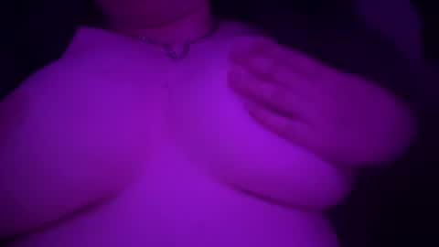 rollingpap3r420 online show from August 12, 5:43 am