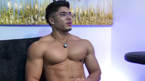 romano_kentt12 online show from July 30, 6:21 am