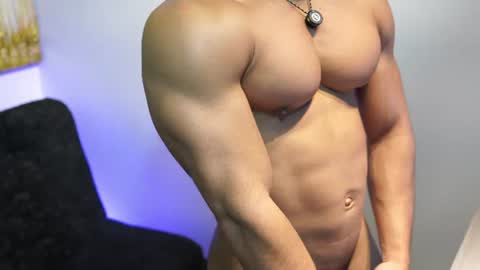 romano_kentt12 online show from August 14, 7:01 am