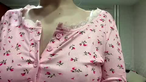 Alya online show from May 7, 1:56 pm