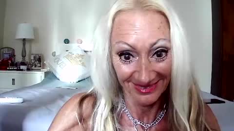 romeodiamond online show from July 15, 9:05 pm