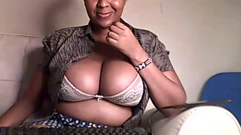 Romina 26 online show from August 9, 6:20 pm