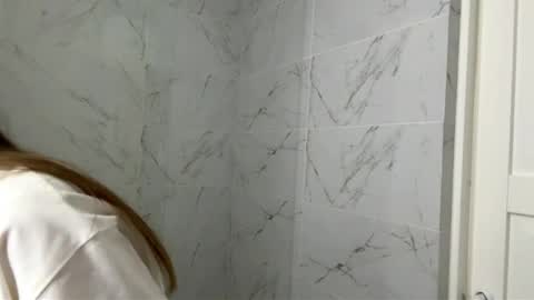 Ketlyn  is here now  help me get 50 thumbs up pls  online show from April 9, 10:12 am