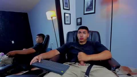 ronnie_crawford online show from July 11, 8:26 pm
