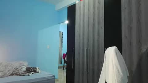ronny online show from July 6, 10:24 pm
