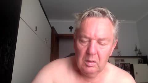 ronny68272406 online show from September 6, 8:53 am