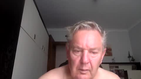 ronny68272406 online show from September 6, 9:59 am
