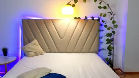 charliz online show from August 11, 3:36 pm