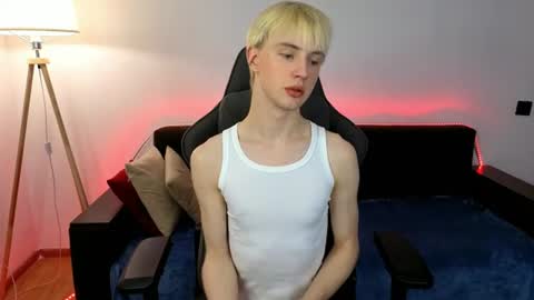 charliz online show from August 11, 8:22 pm